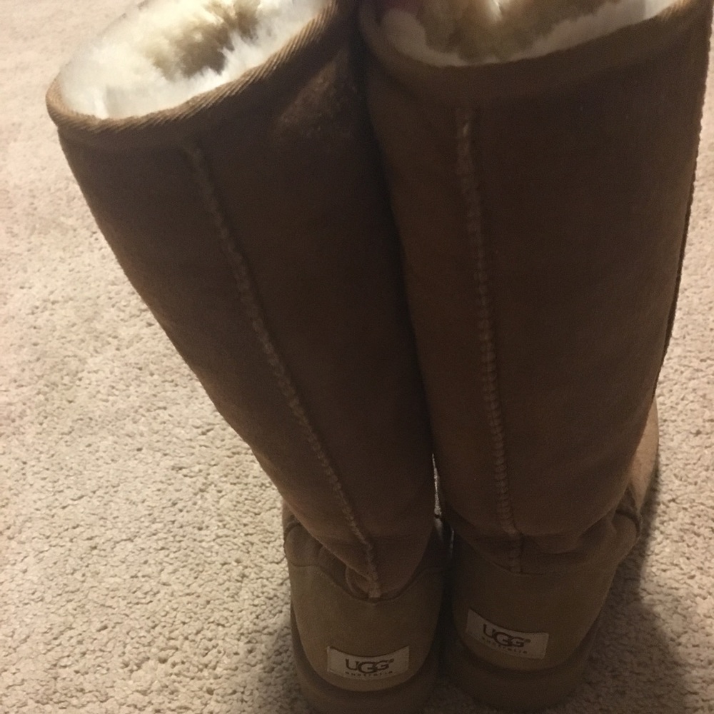 Ugg Boots tan size 8